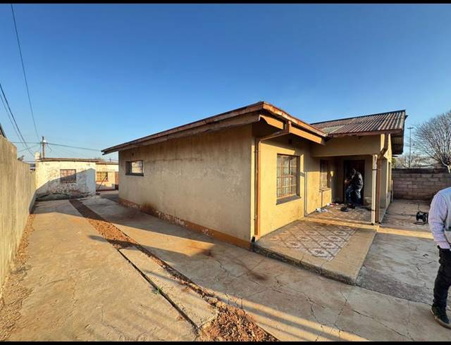 3 BEDROOM HOUSE FOR SALE IN DUBE
